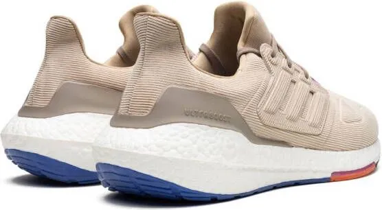 Adidas Ultraboost 22 sneakers Neutrals