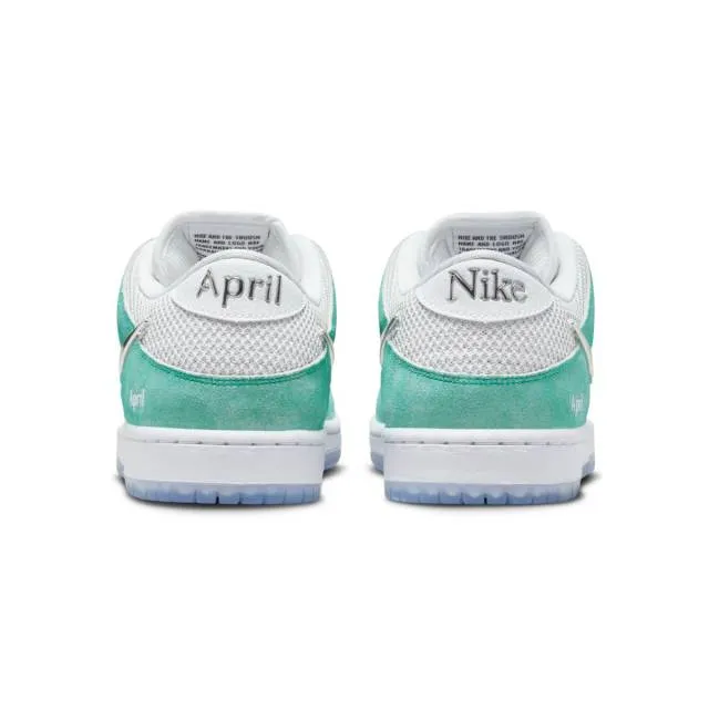 April Skateboards x Nike Dunk Low SB (Turbo Green/ Metal...