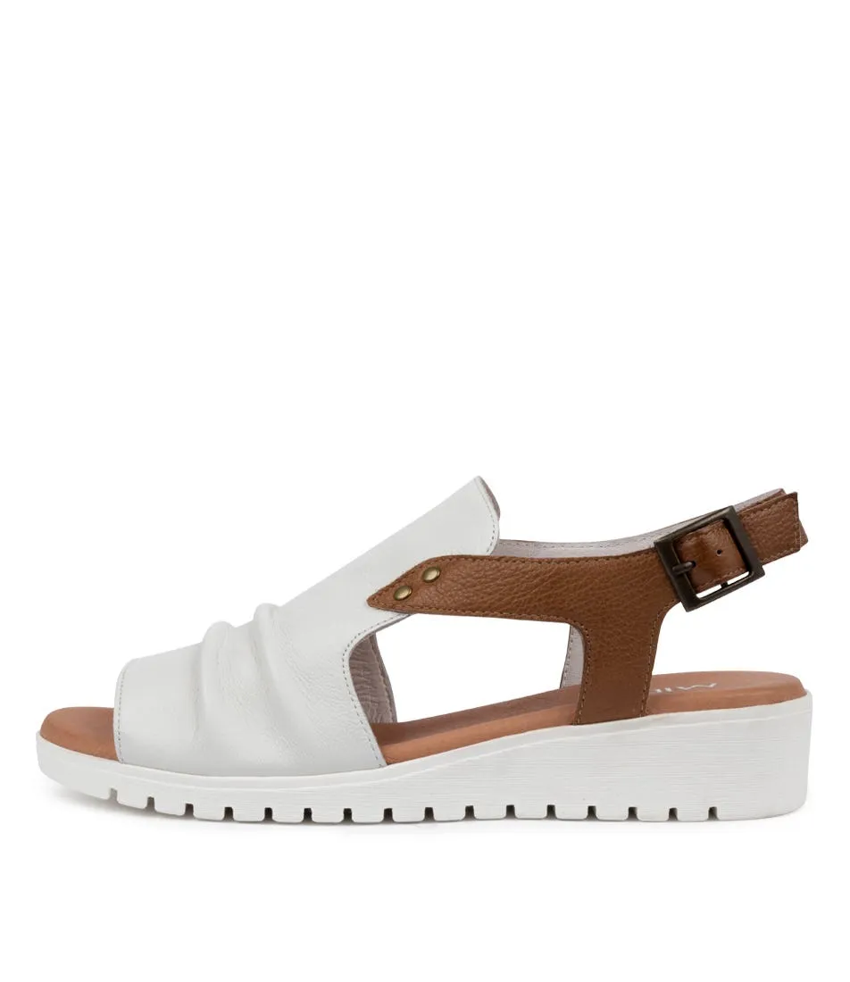 DJANGO & JULIETTE Madis White Dark Tan Sandals