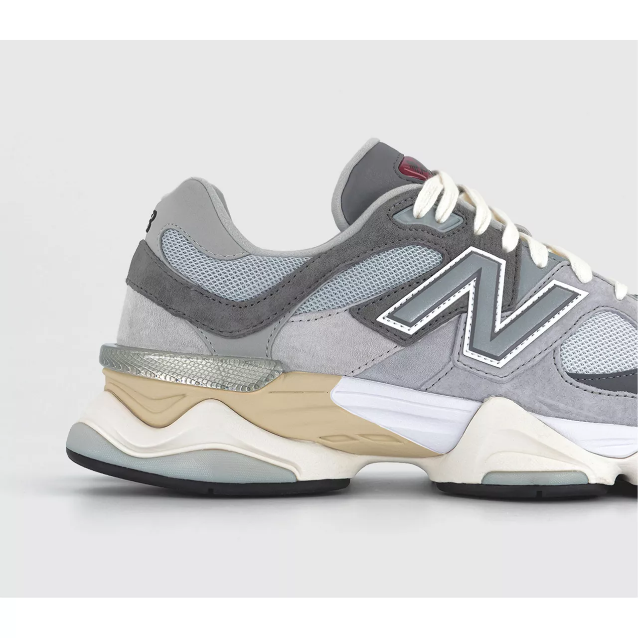 NEW BALANCE 9060 Trainers - Grey