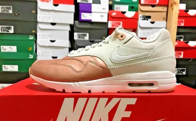 Nike Air Max 1 Ultra SE Beige Metallic Bronze Gold 86171...