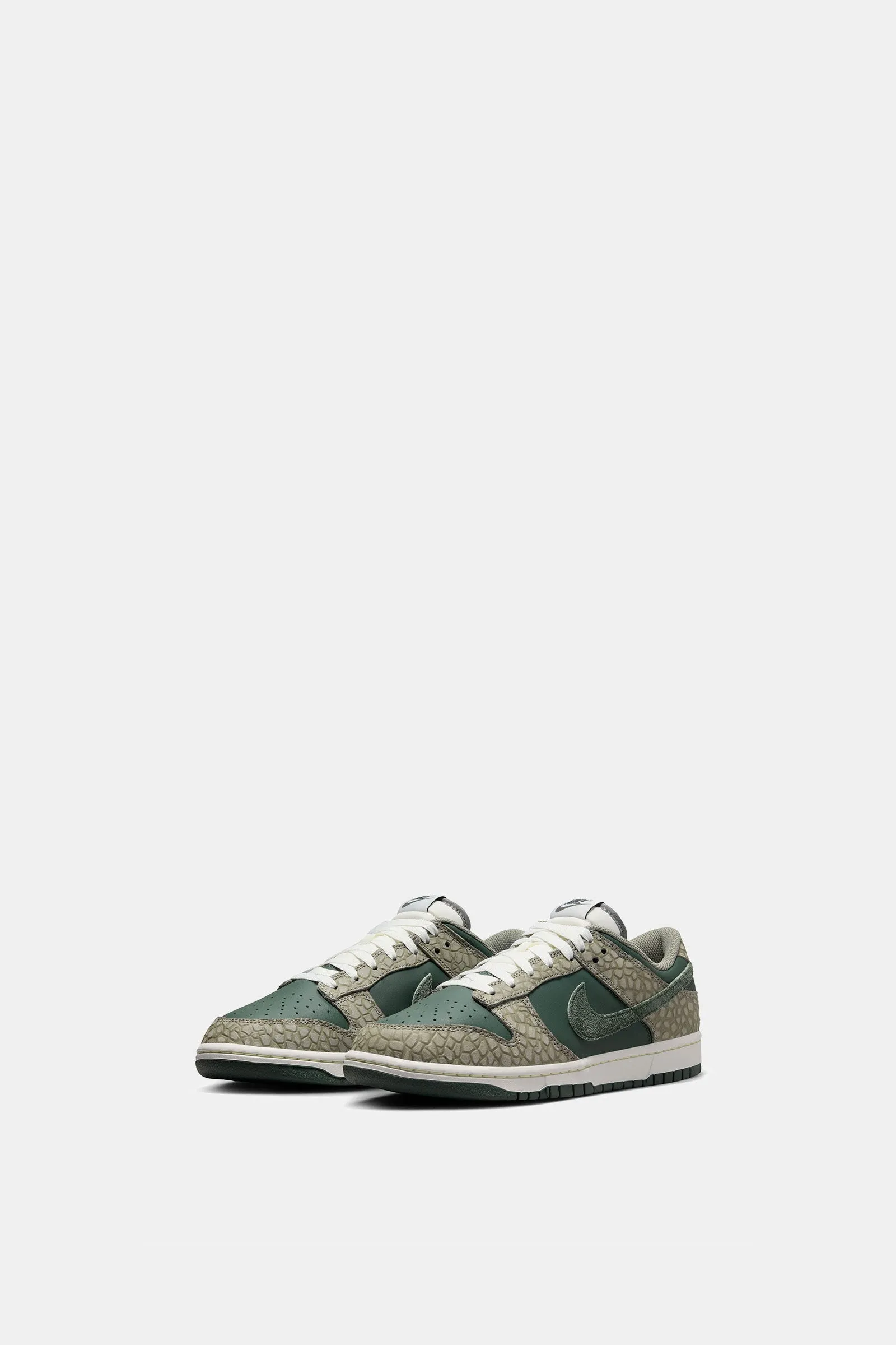 Nike Dunk Low Premium