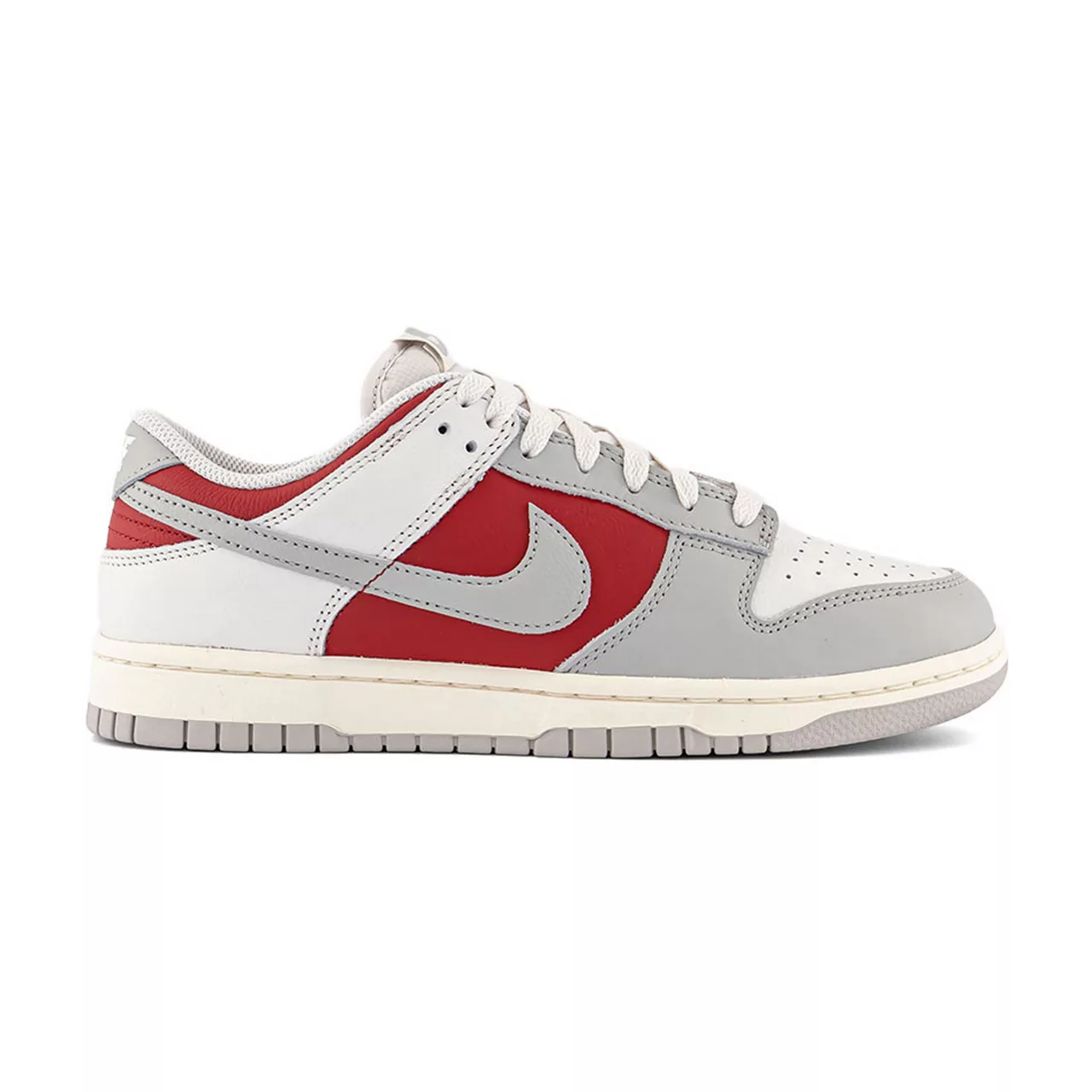 NIKE Dunk Low Retro Trainers - Grey