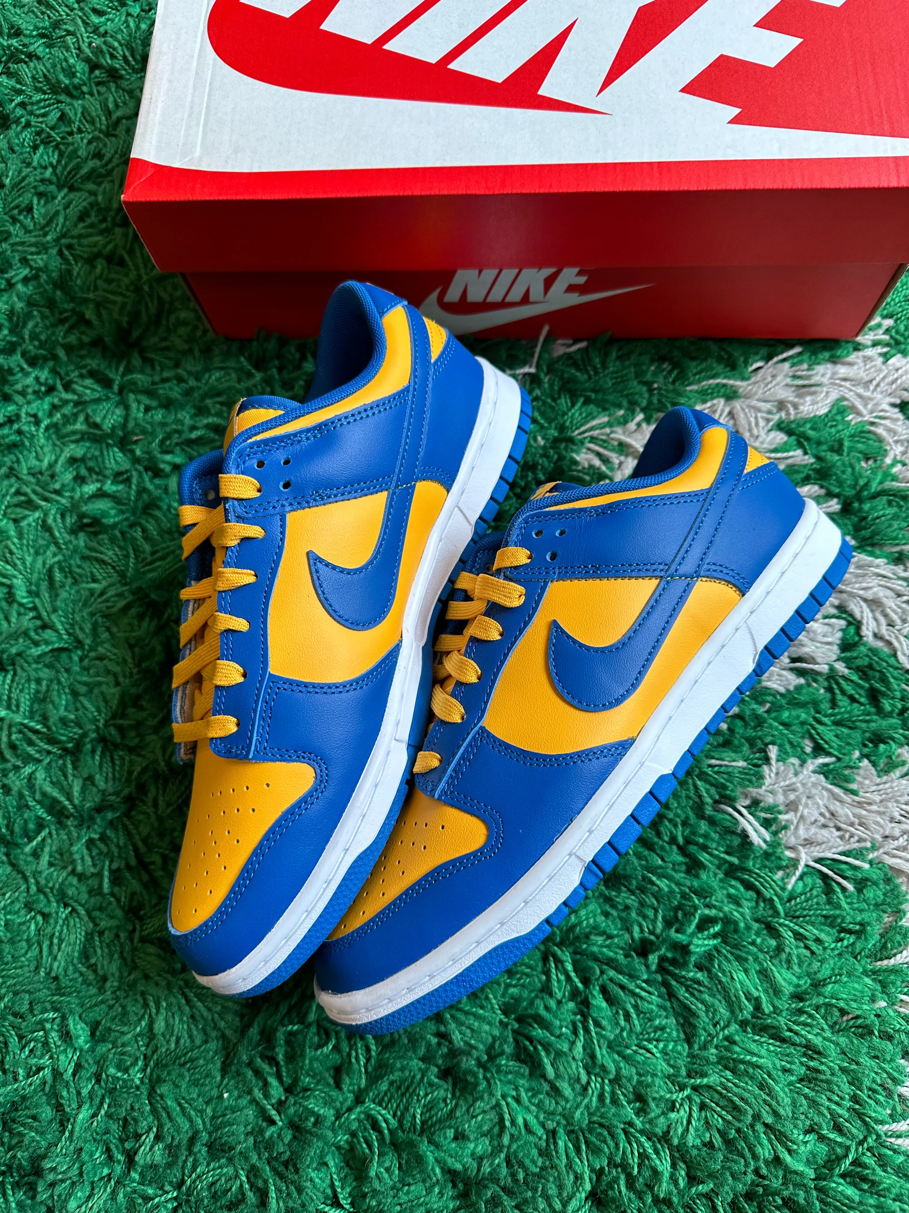 Nike Dunk Low “UCLA”