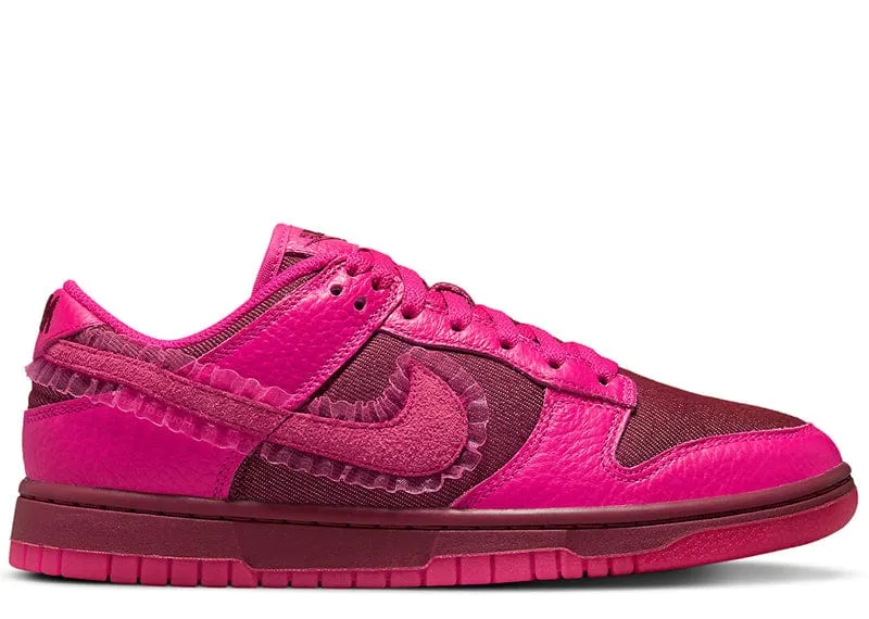 Nike Dunk Low Valentine's Day (2022) (W)