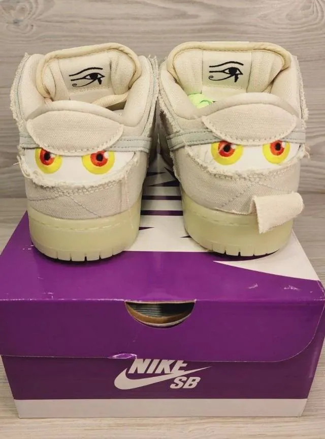 Nike SB Dunk Low Mummy