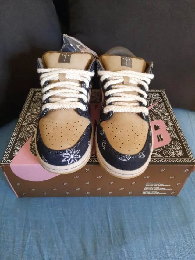 Nike sb dunk low travis scott (special box)