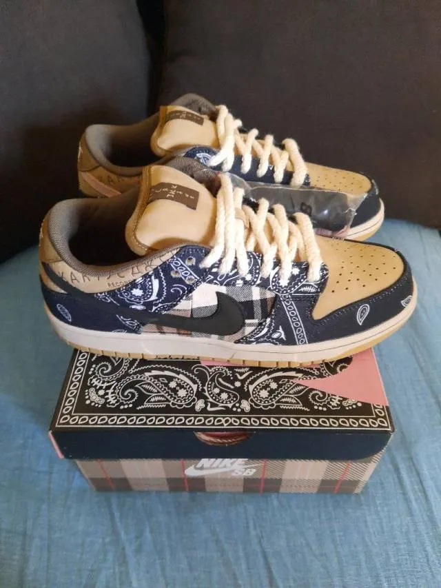 Nike sb dunk low travis scott (special box)