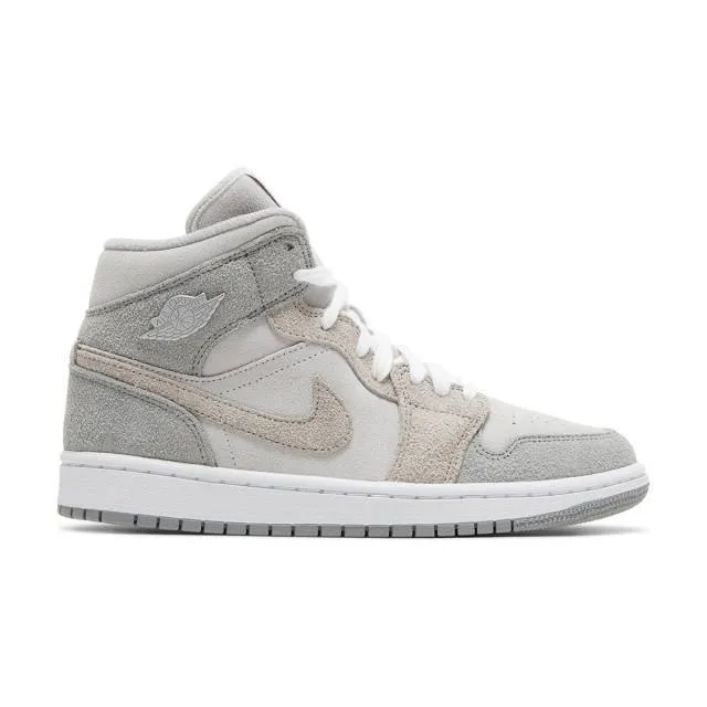 Nike Women's Air Jordan 1 Mid SE (Particle Grey/ College...