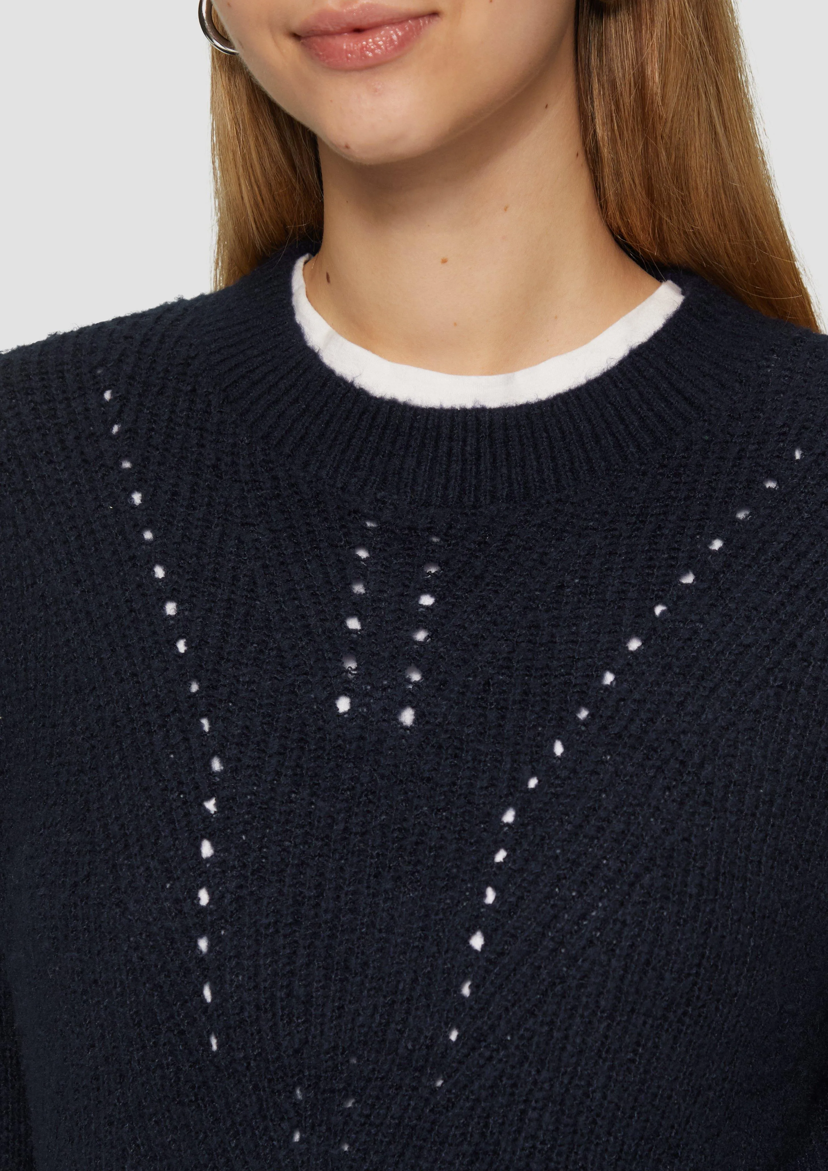 Pullover in melange look and openwork pattern on the neckline